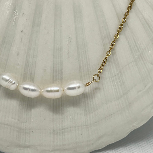 Collier chaîne dorée & perles d'eau douce "Bérénice"