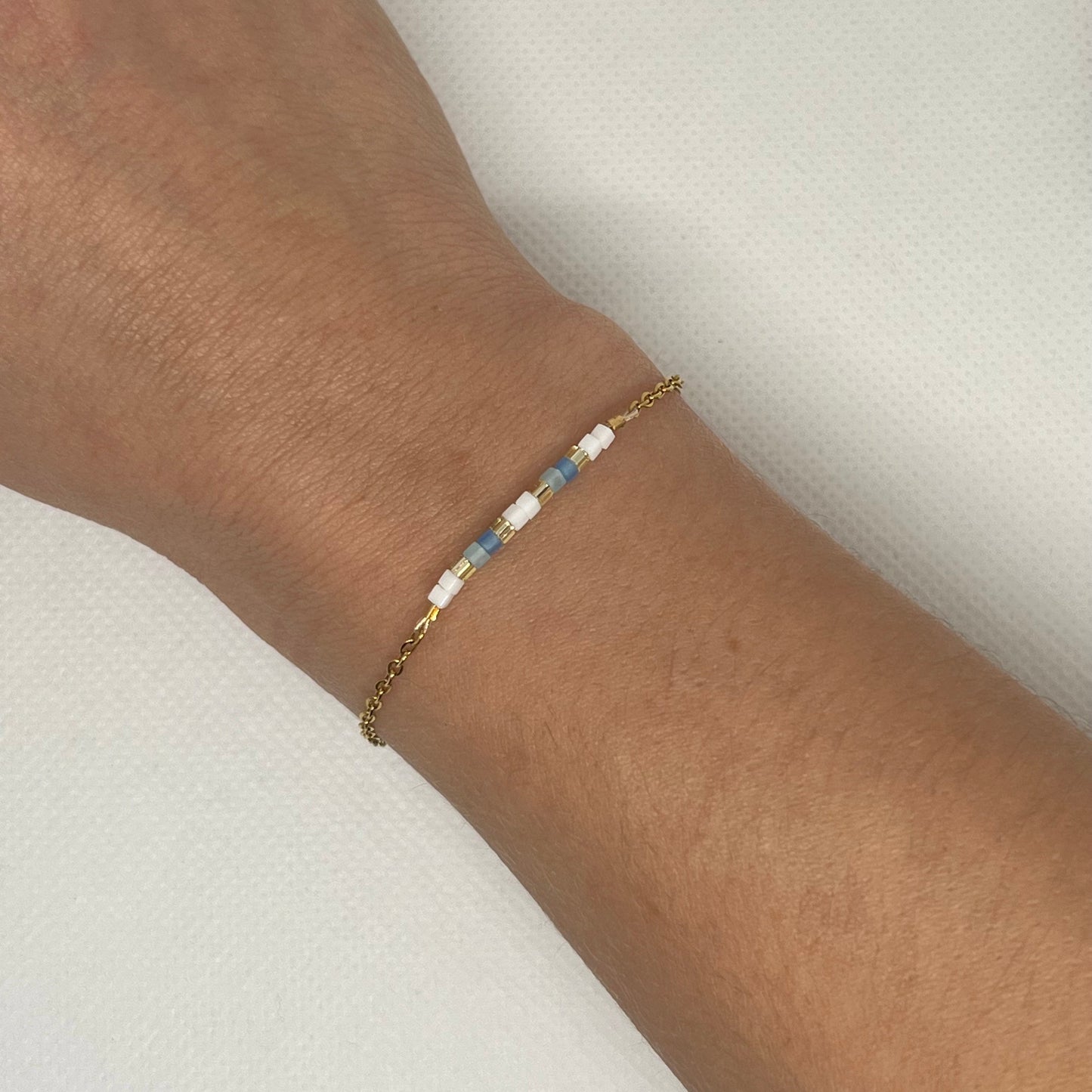 Bracelet "Clarisse"- Chaîne dorée & perles de verre