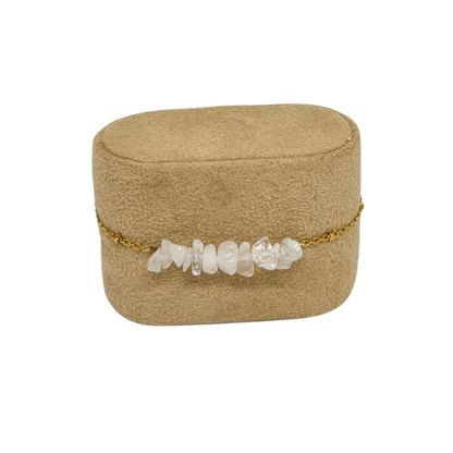 Bracelet chaîne dorée & perles semi-précieuses chips quartz crystal "Apolline"