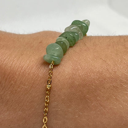 Bracelet chaîne dorée & perles semi-précieuses chips aventurine vert "Jasmine"