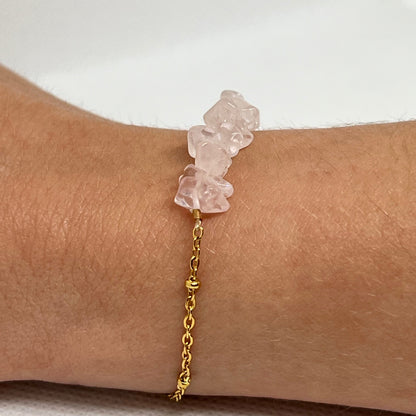 Bracelet chaîne dorée & perles semi-précieuses quartz rose "Louna"