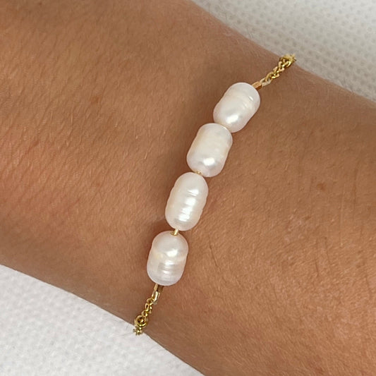 Bracelet chaîne dorée & perles d'eau douce "Bérénice"