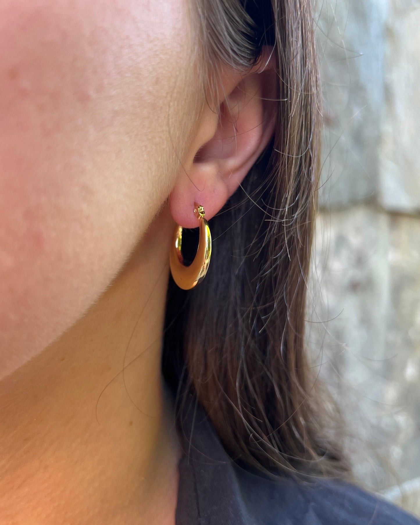Boucles d'oreilles créoles dorée "Cloé" en acier inoxydable