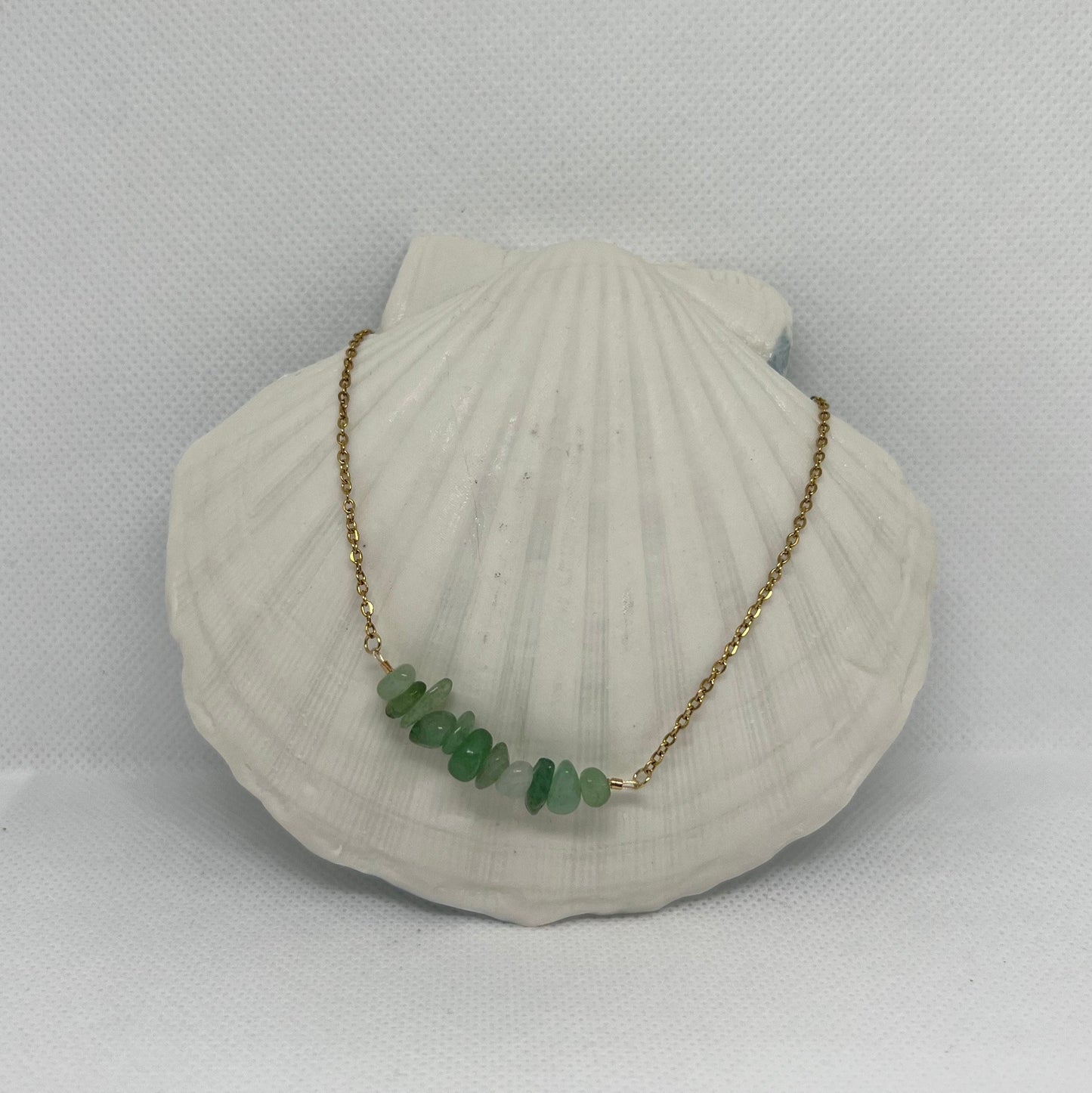 Collier chaîne dorée & perles semi-précieuses chips aventurine vert "Jasmine"