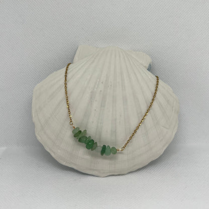 Collier chaîne dorée & perles semi-précieuses chips aventurine vert "Jasmine"