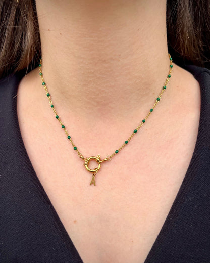 Collier "Agnès" perles & chaîne dorée pendentif initiale en acier inoxydable vert