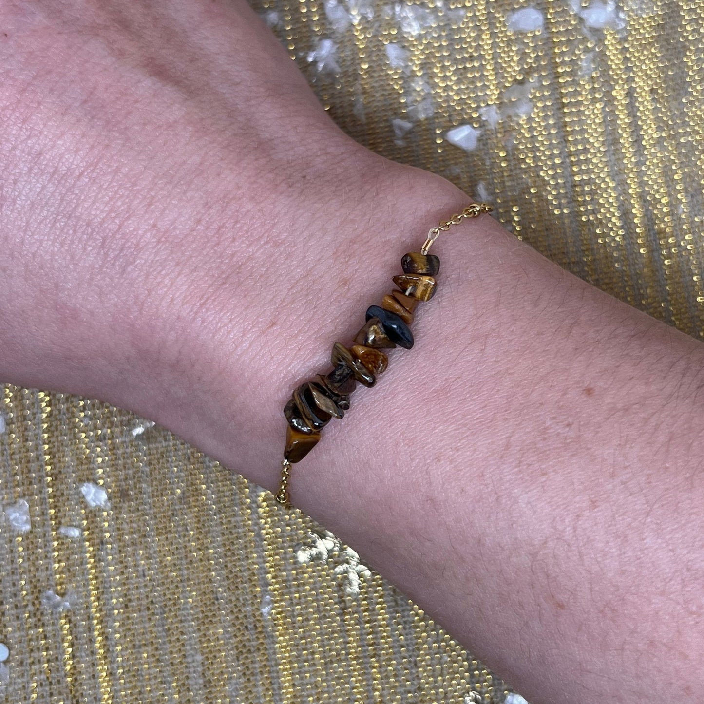 Bracelet chaîne dorée & perles semi-précieuses œil de tigre  "Andréa"