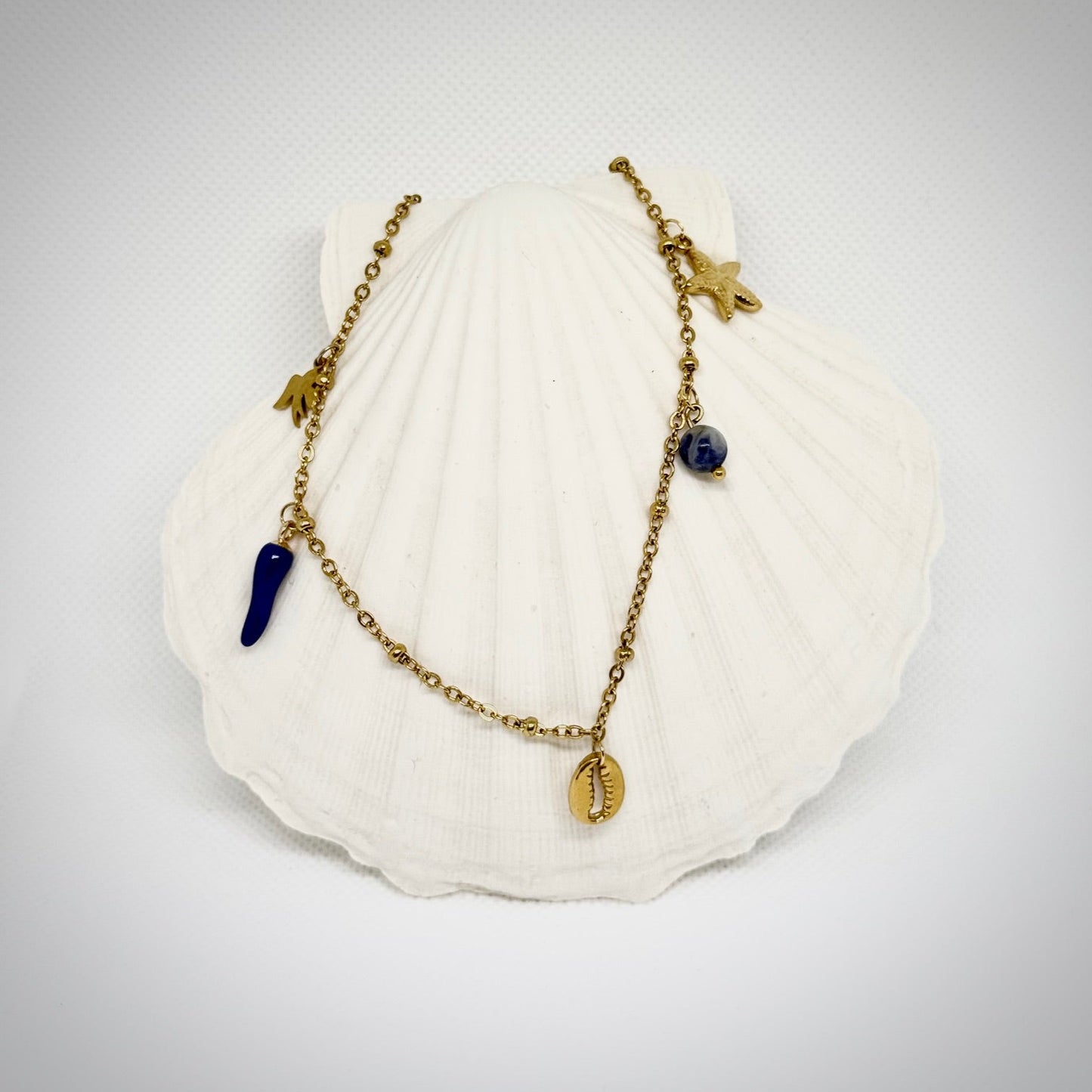 Collier "Mathilde" breloques charms, perles & chaîne dorée en acier inoxydable