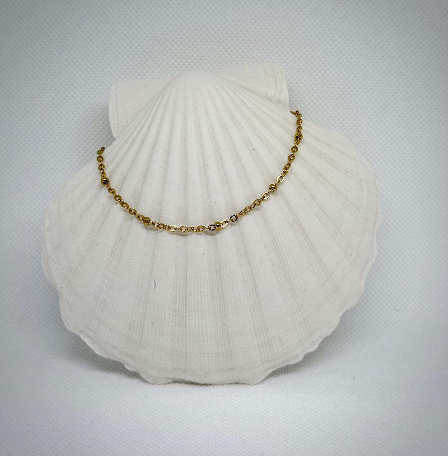 Collier "Sylvie" perles dorée et chaîne dorée en acier inoxydable