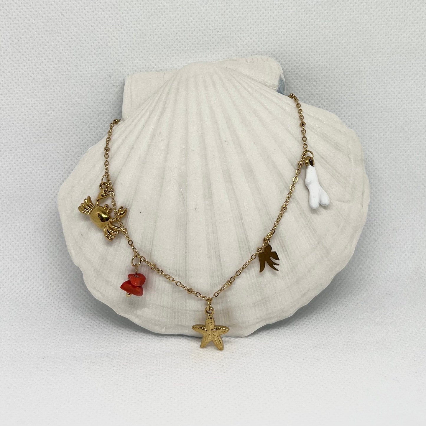 Collier "Coralie" breloques charms, perles & chaîne dorée en acier inoxydable
