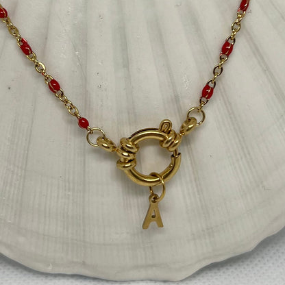 Collier "Agnès" perles & chaîne dorée pendentif initiale en acier inoxydable rouge